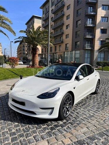 Tesla Model 3-7