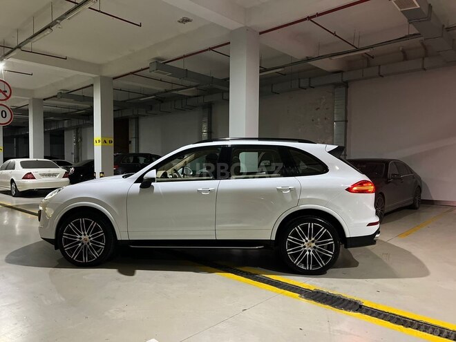 Porsche Cayenne-4