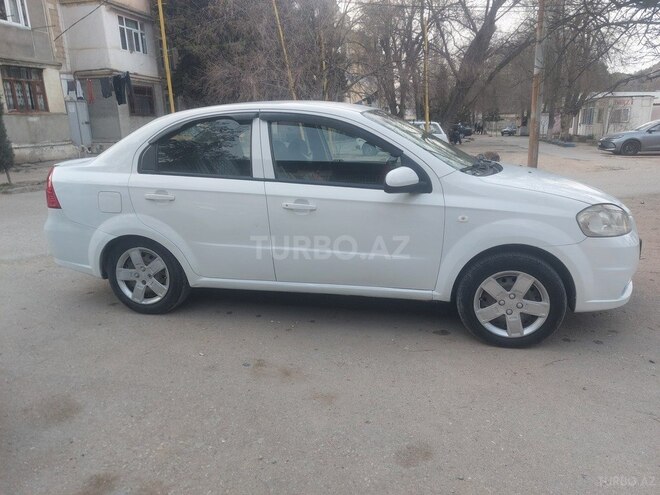 Chevrolet Aveo-5