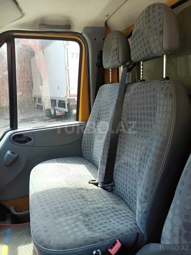 Ford Transit-5