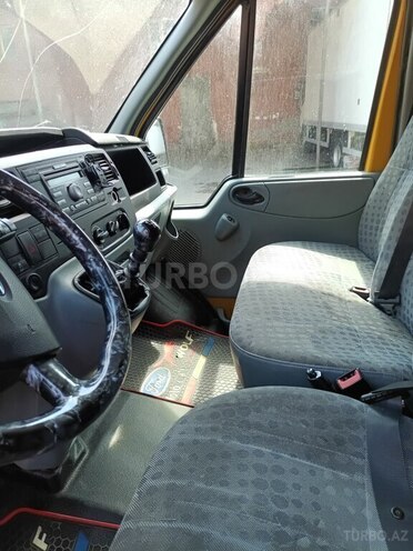 Ford Transit-7