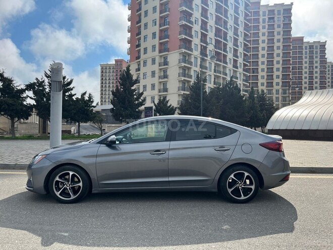 Hyundai Elantra-6