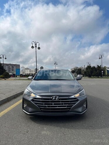Hyundai Elantra-1