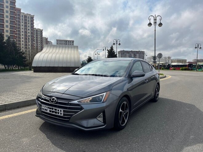 Hyundai Elantra-13