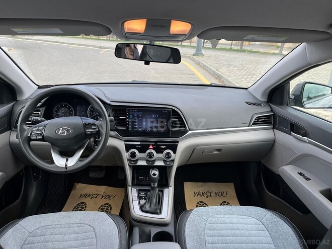 Hyundai Elantra-19