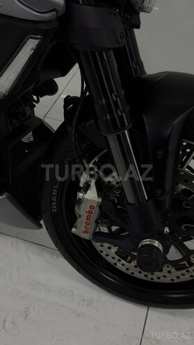 Ducati Diavel-10