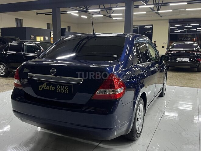 Nissan Tiida-8