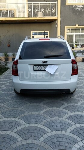 Kia Carens-2