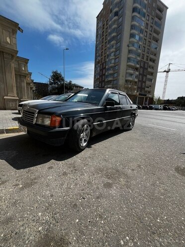 Mercedes 190-1