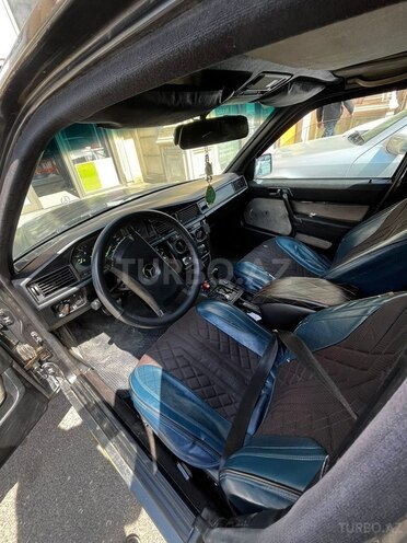 Mercedes 190-6