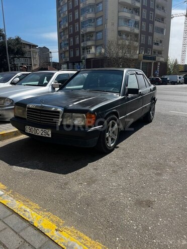 Mercedes 190-4