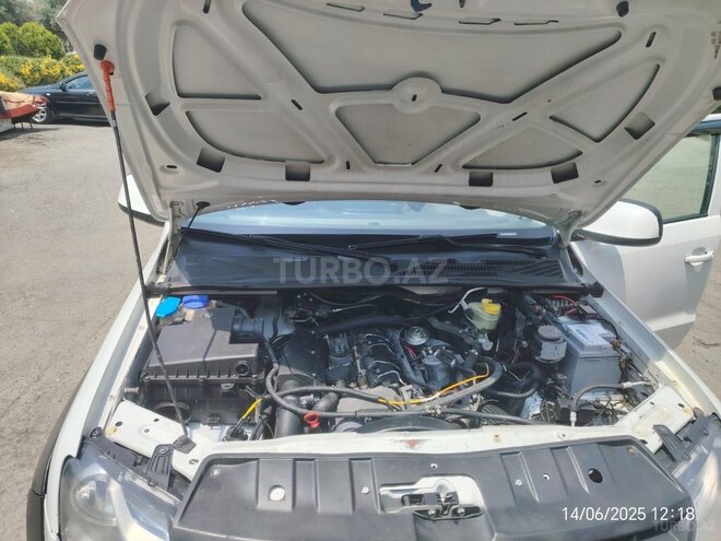 Volkswagen Amarok-9