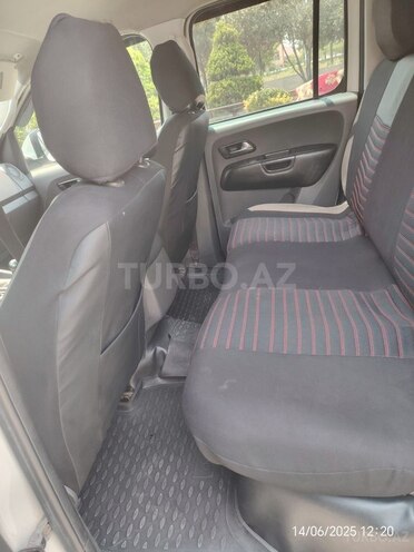 Volkswagen Amarok-12