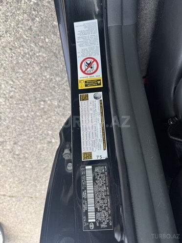 Toyota Prius-12