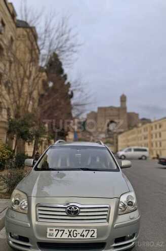 Toyota Avensis-10