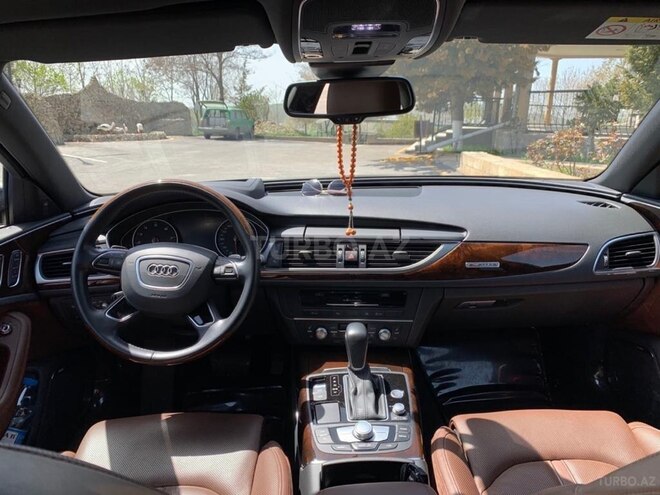 Audi A6-4