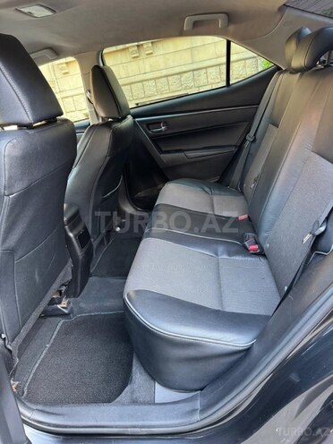 Toyota Corolla-11