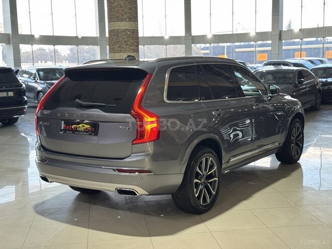 Volvo XC90-8