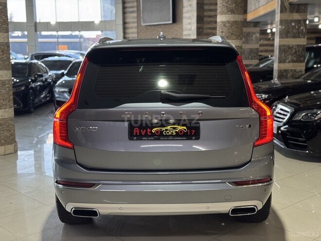 Volvo XC90-9