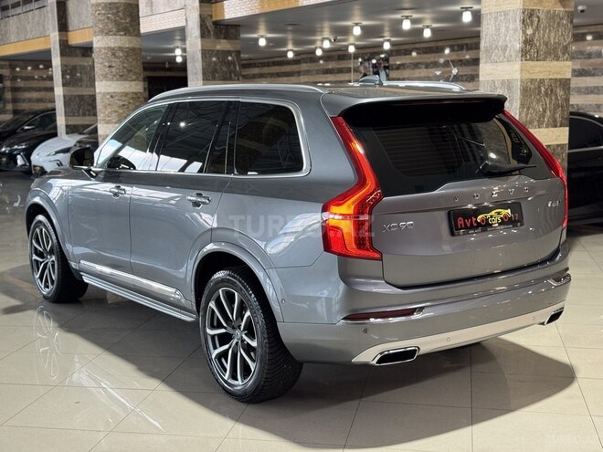 Volvo XC90-10