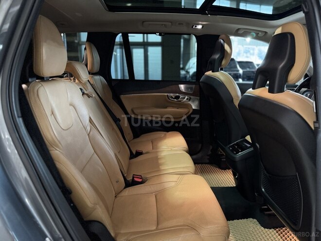 Volvo XC90-17