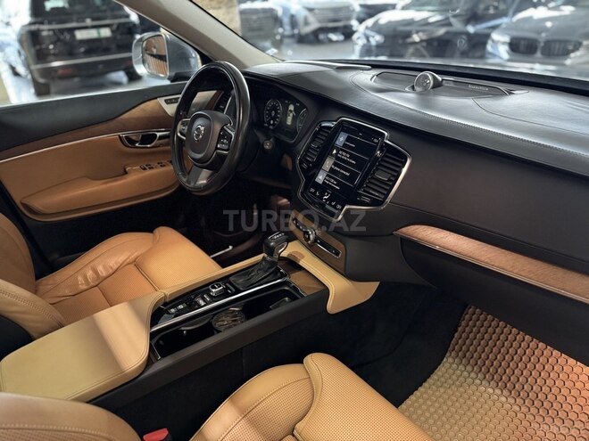Volvo XC90-20