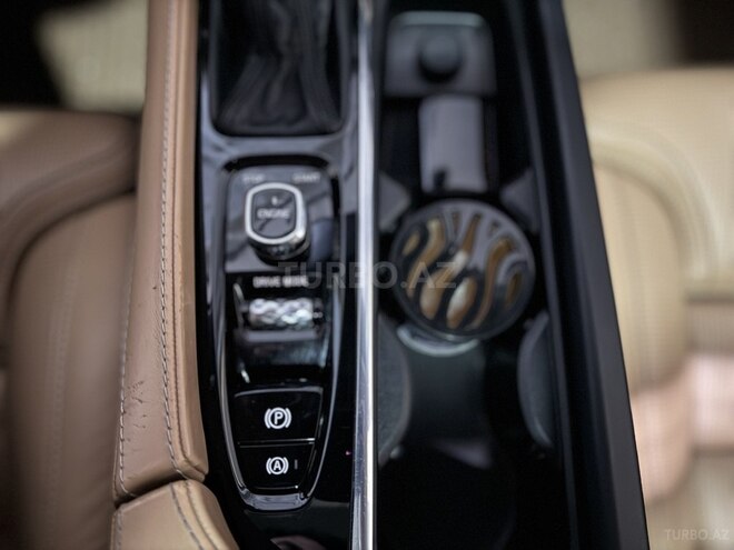 Volvo XC90-24