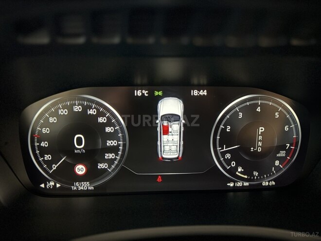 Volvo XC90-22