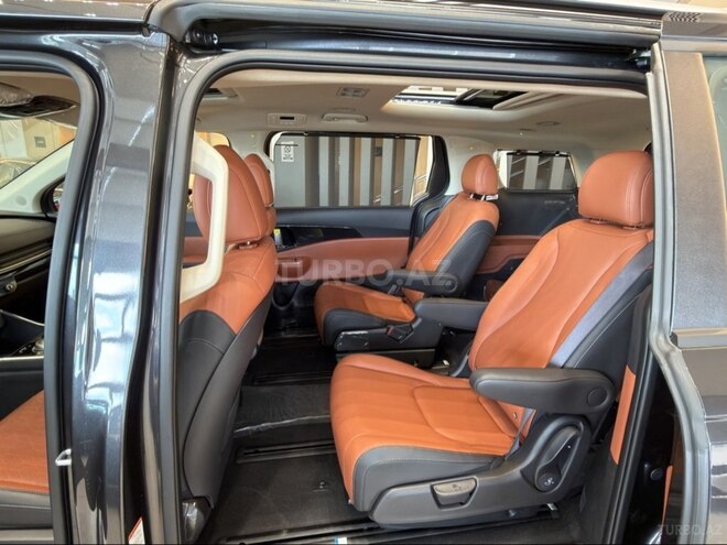 Kia Carnival-5