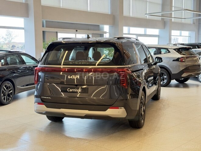Kia Carnival-9
