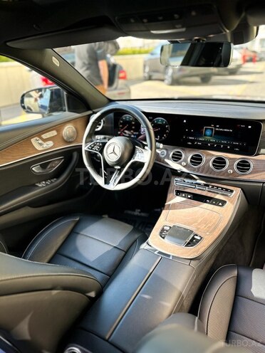 Mercedes E 300-10