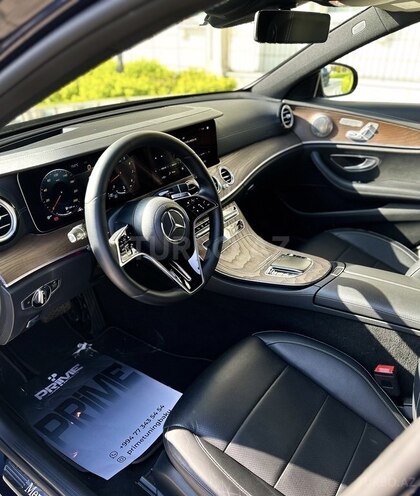 Mercedes E 300-9