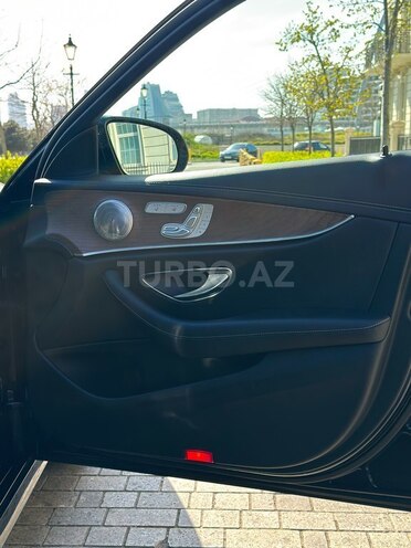 Mercedes E 300-12