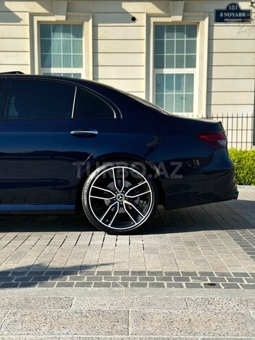 Mercedes E 300-7