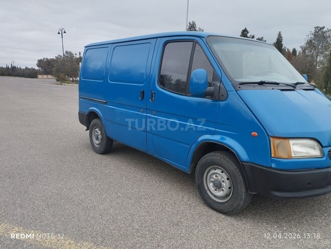 Ford Transit-4