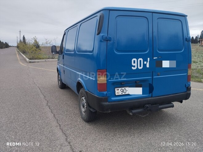 Ford Transit-8