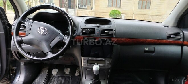 Toyota Avensis-8