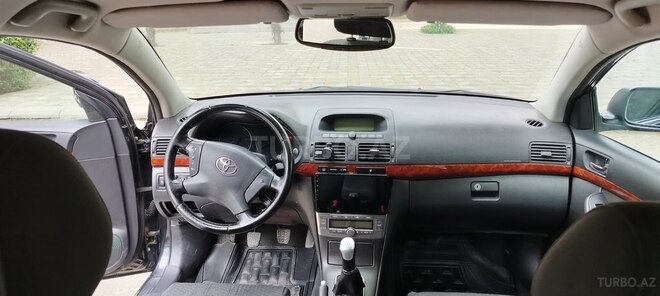 Toyota Avensis-9
