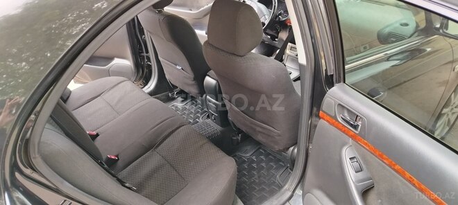 Toyota Avensis-10