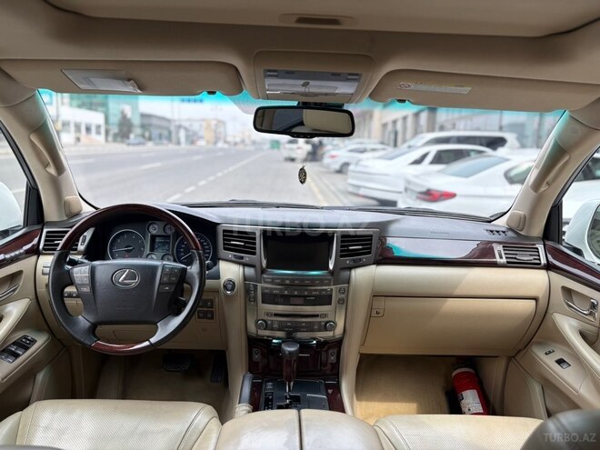 Lexus LX 570-13