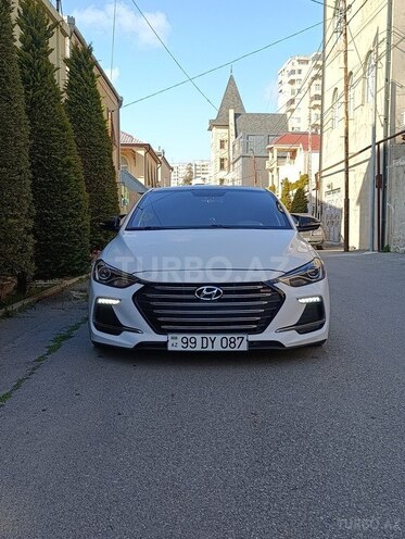 Hyundai Elantra-1