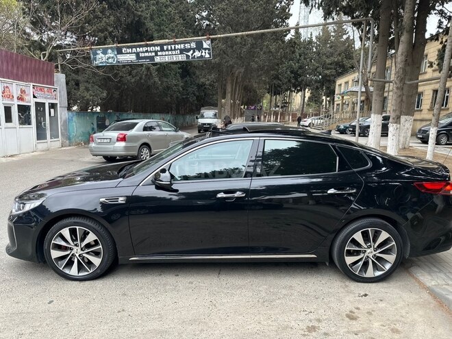 Kia K5-4