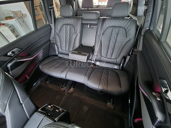 BMW X7-30