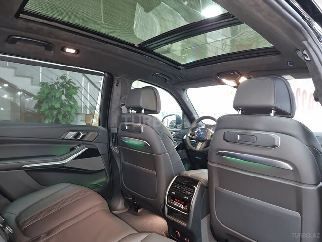 BMW X7-32