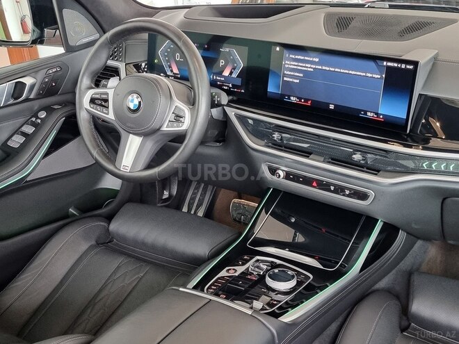BMW X7-15