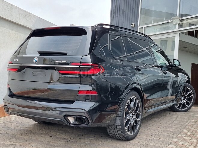 BMW X7-13