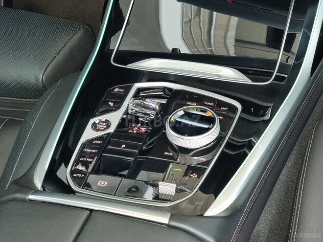 BMW X7-41