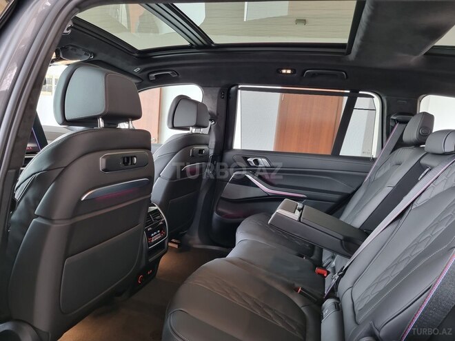 BMW X7-28