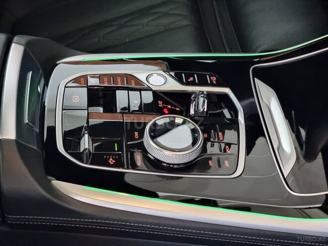 BMW X7-42