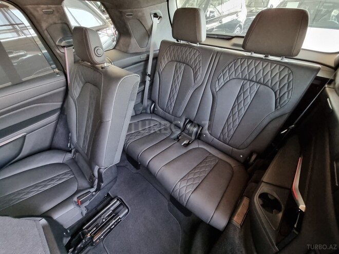BMW X7-29